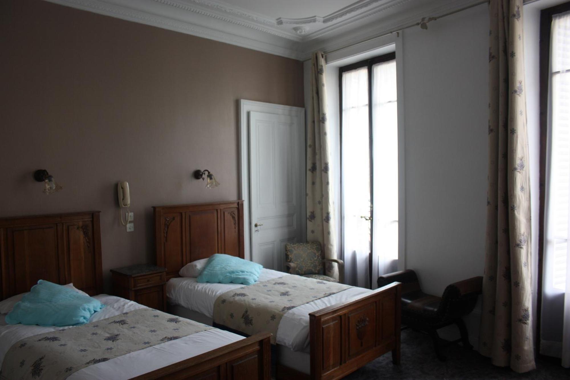 Hotel Savoy Aix-les-Bains Buitenkant foto
